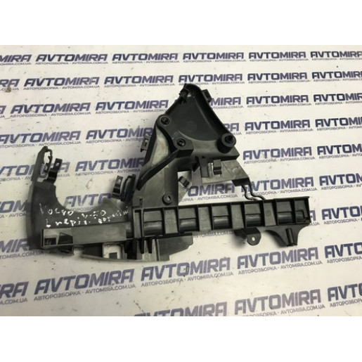 Кронштейн замка передней левой двери VOLVO V-50 2003-2012 30699109